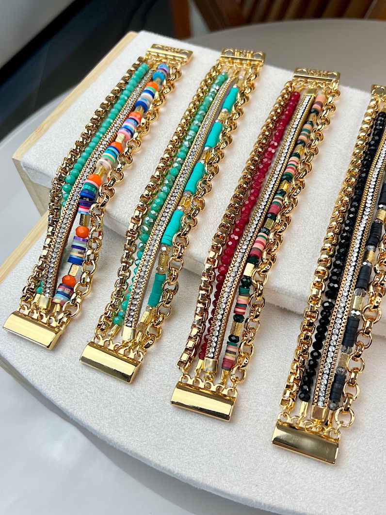 Pulseira Imã Lucy de Strass e Fimos Dourados