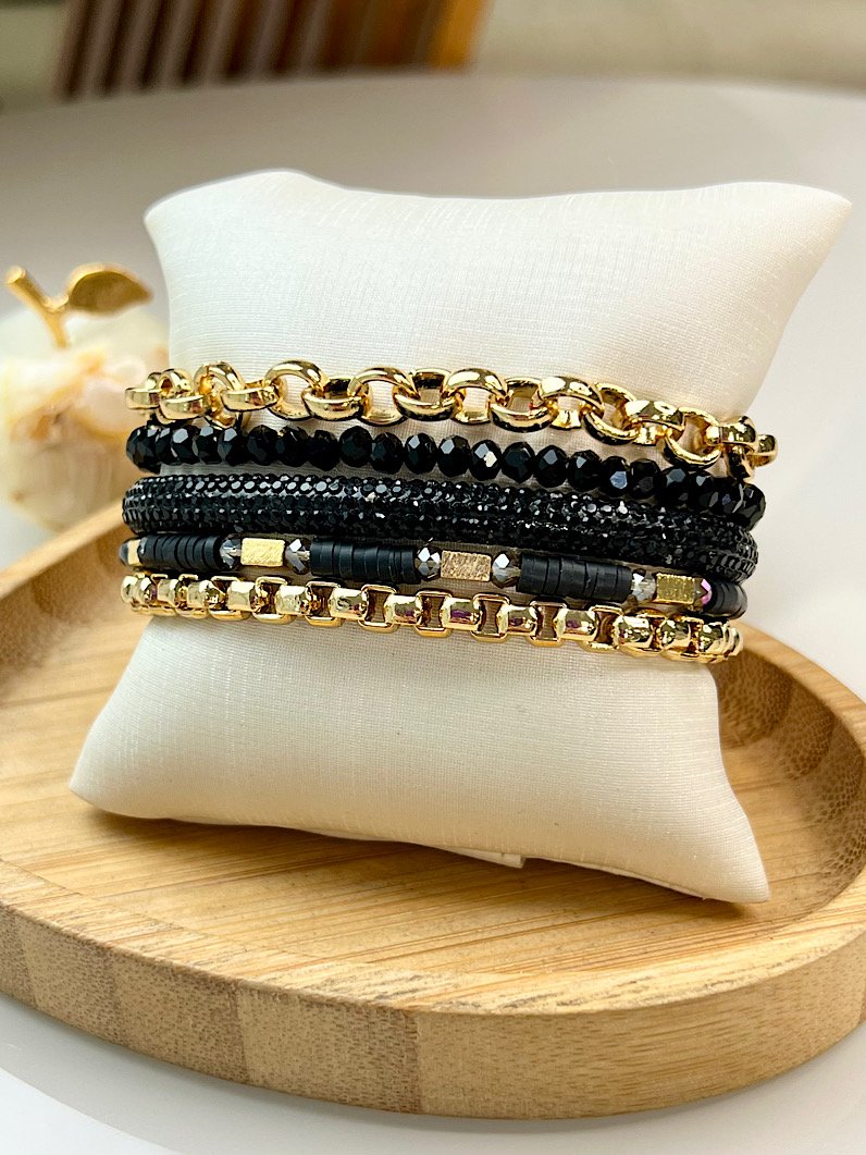 Pulseira Imã Lucy de Strass e Fimos Dourados
