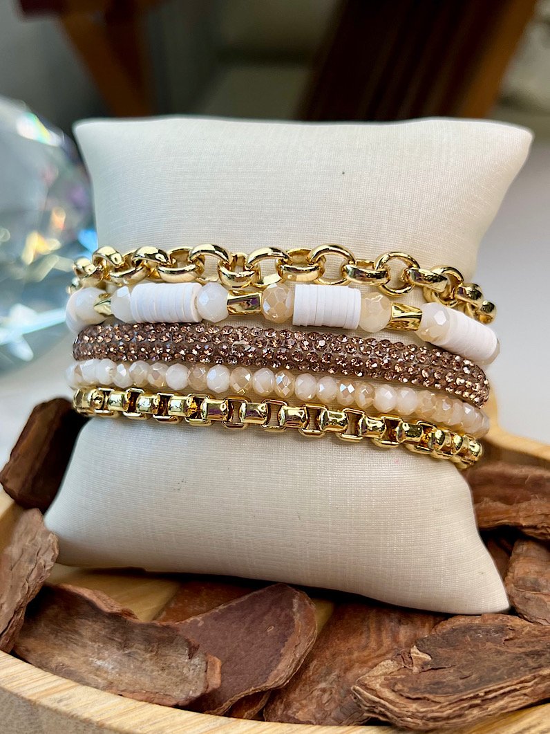 Pulseira Imã Lucy de Strass e Fimos Dourados