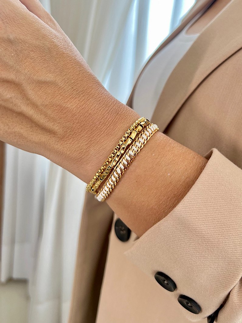 Pulseira Imã Luiza Correntes e Fio de Seda Dourada - Branco