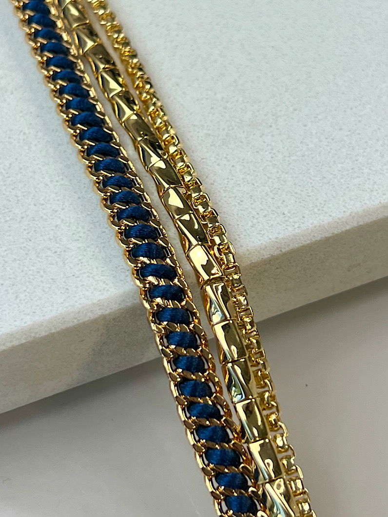 Pulseira Imã Luiza Correntes e Fio de Seda Dourada