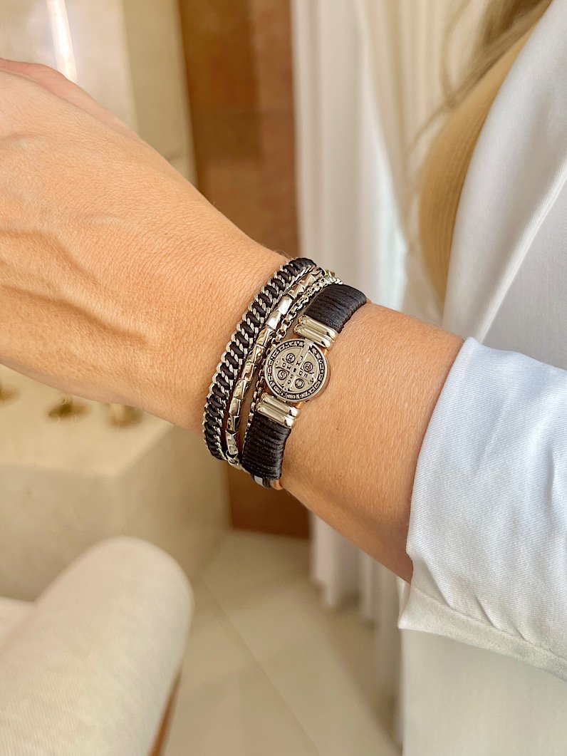 Pulseira Imã Luiza Correntes e Fio de Seda Prata