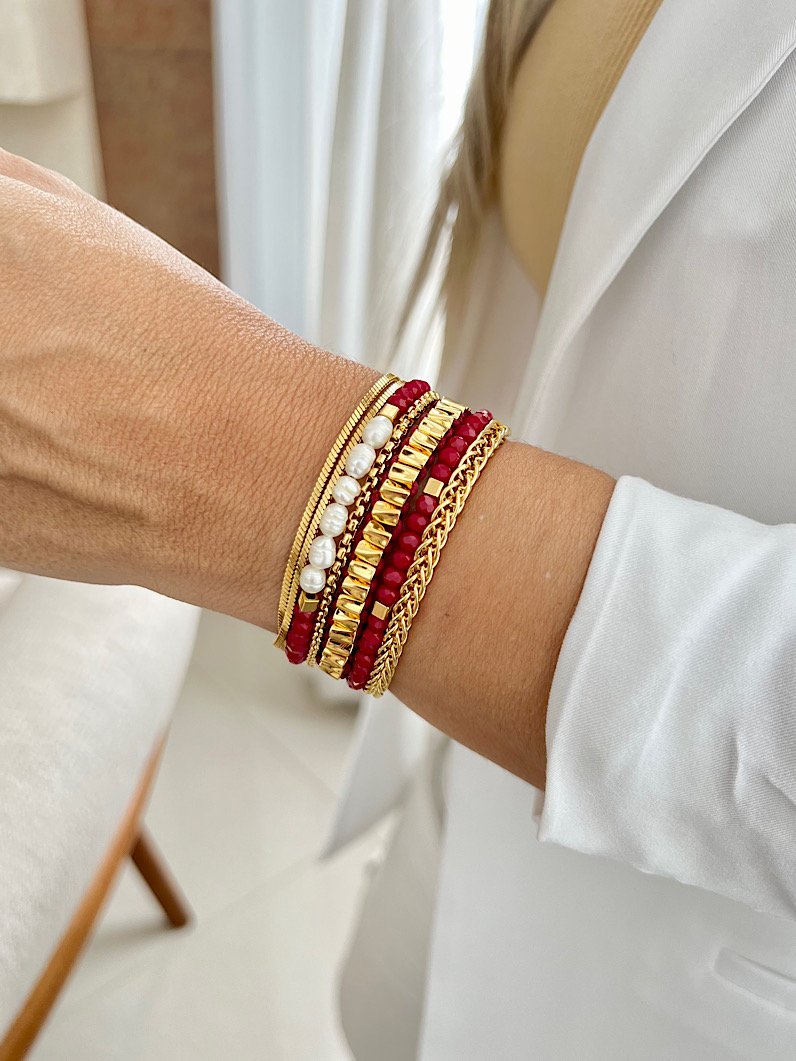 Pulseira Imã Luzia Pérola de Água Doce e Cristais Dourados - Vermelho