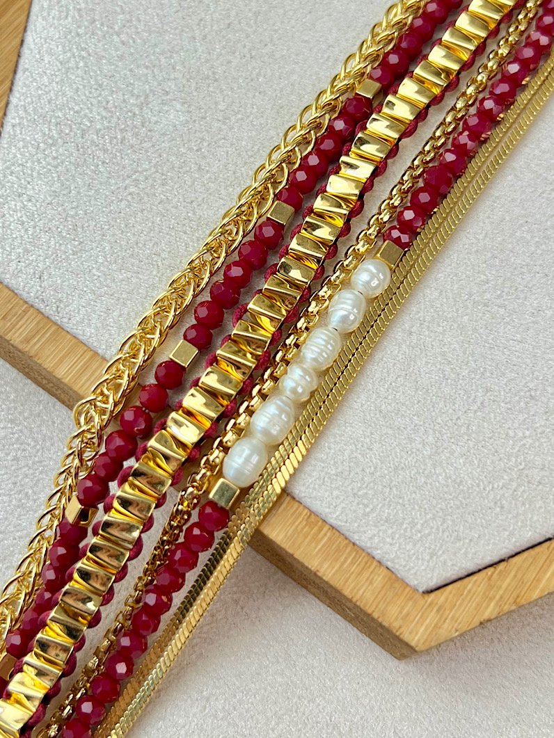 Pulseira Imã Luzia Pérola de Água Doce e Cristais Dourados