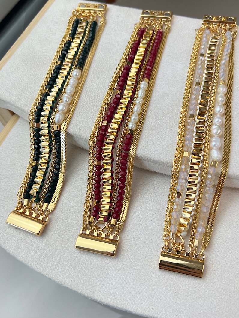 Pulseira Imã Luzia Pérola de Água Doce e Cristais Dourados
