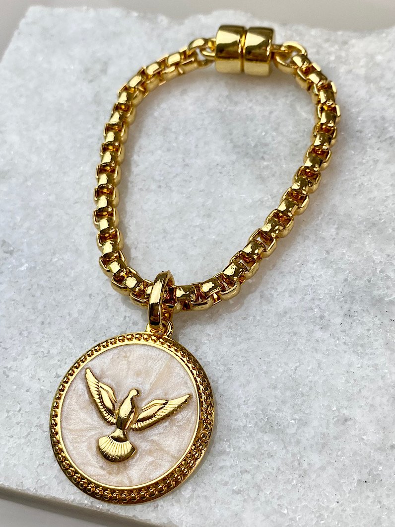 Pulseira Imã Olga Pingente Espirito Santo - Dourado