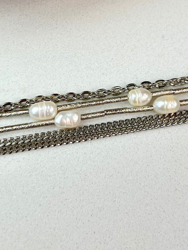 Pulseira Imã Rita de Pérolas e Canutilhos