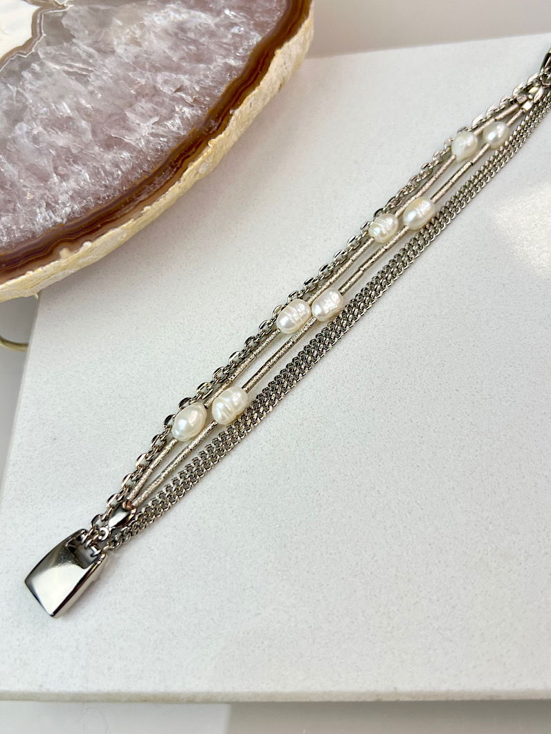 Pulseira Imã Rita de Pérolas e Canutilhos