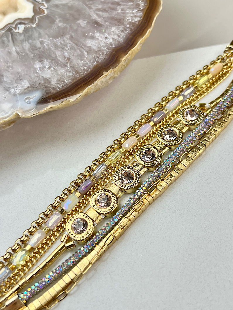 Pulseira Imã Talita Strass e Cristais Dourados