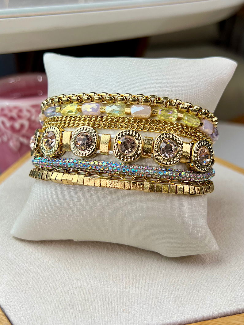 Pulseira Imã Talita Strass e Cristais Dourados