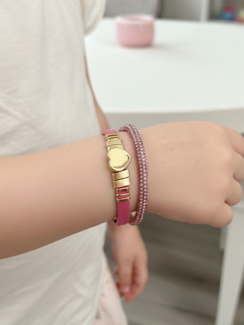 Pulseira Infantil Amora Coração Rosa Brilhante